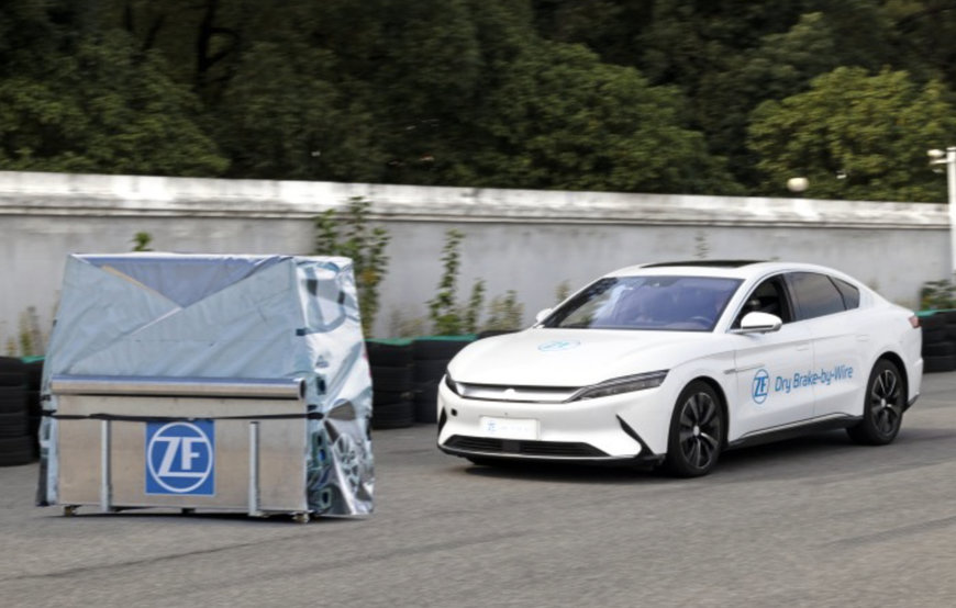 ZF presenta il sistema frenante puramente elettrico del futuro per i veicoli software-defined